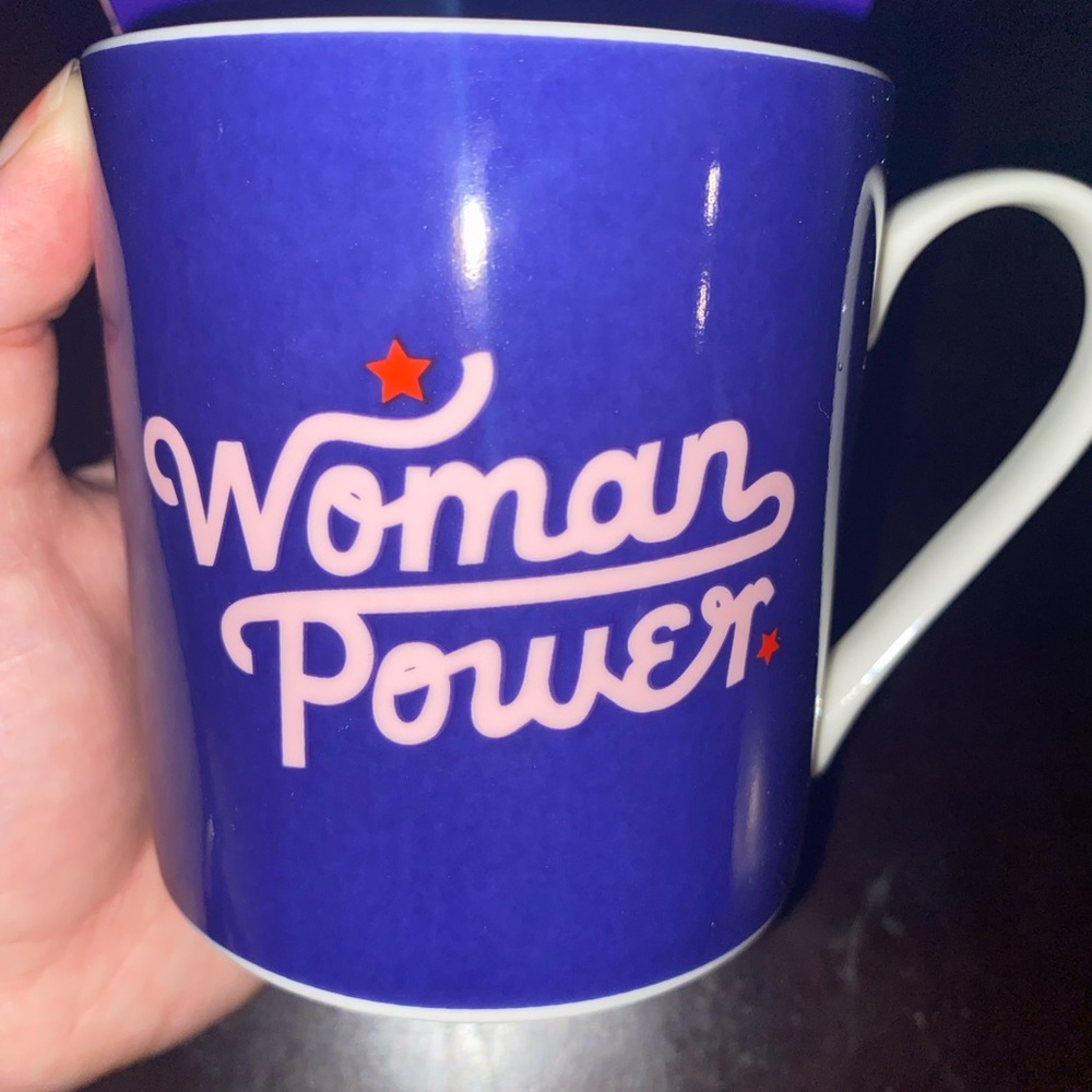 ❤️3/25❤️ NIB “woman power” mug